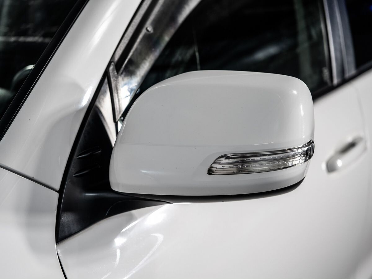 Toyota Land Cruiser Prado 2013 - фото автомобиля