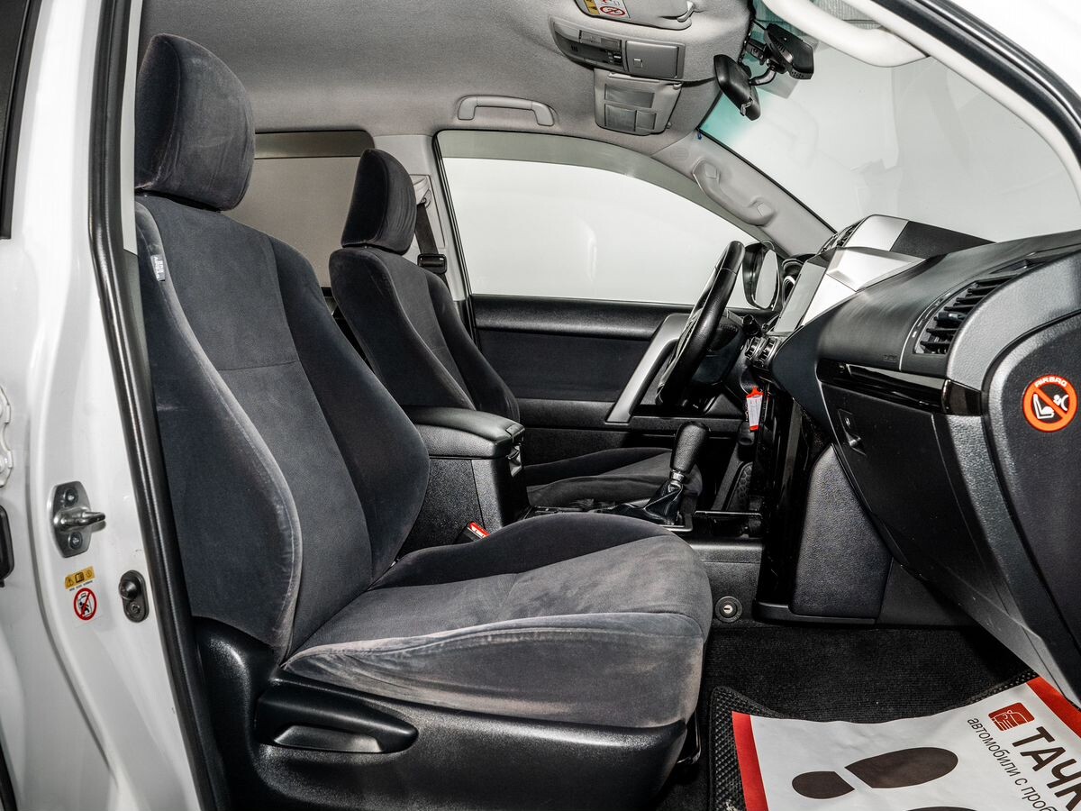 Toyota Land Cruiser Prado 2013 - фото автомобиля