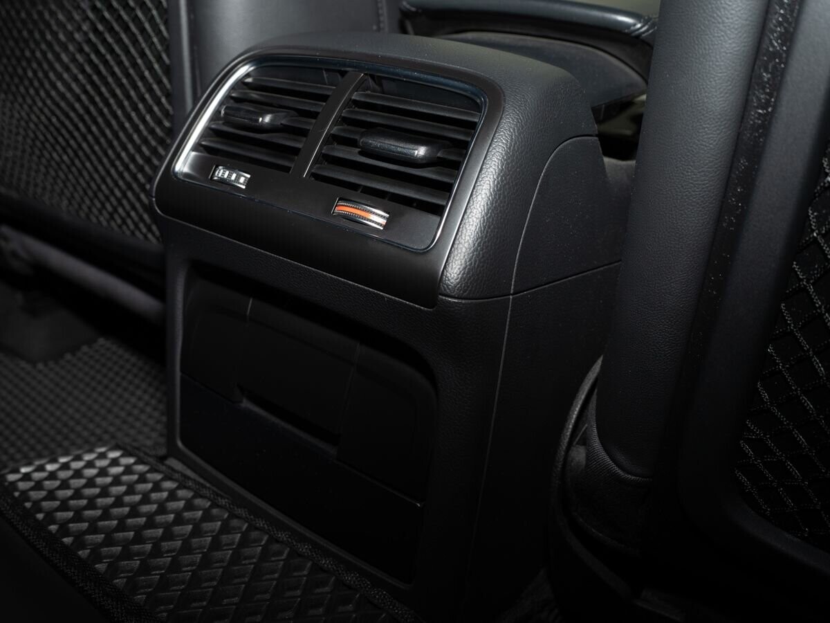 Audi A4 2011 - фото автомобиля