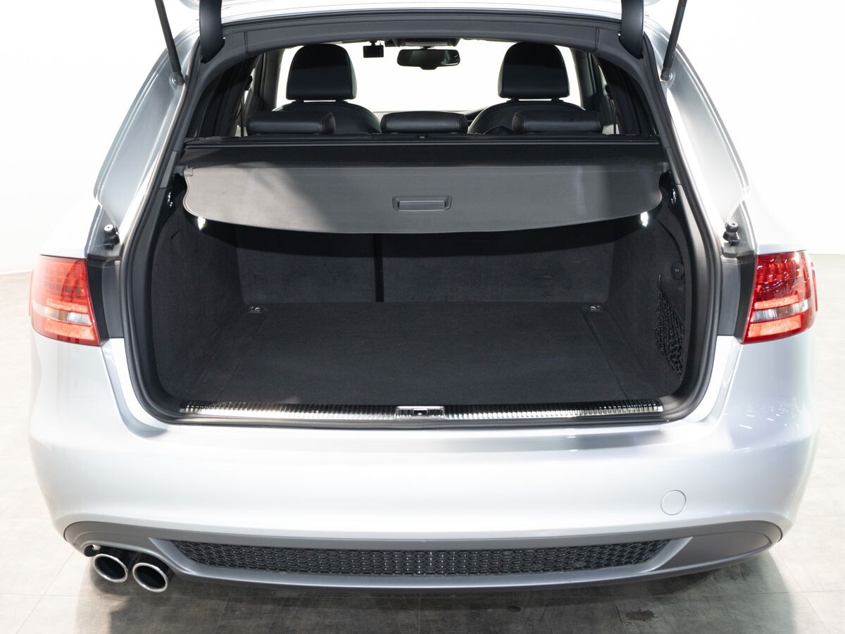 Audi A4 2011 - фото автомобиля