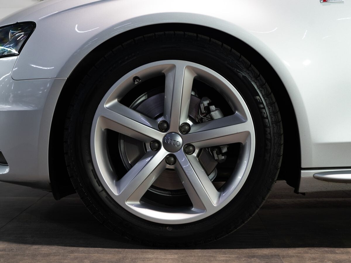 Audi A4 2011 - фото автомобиля