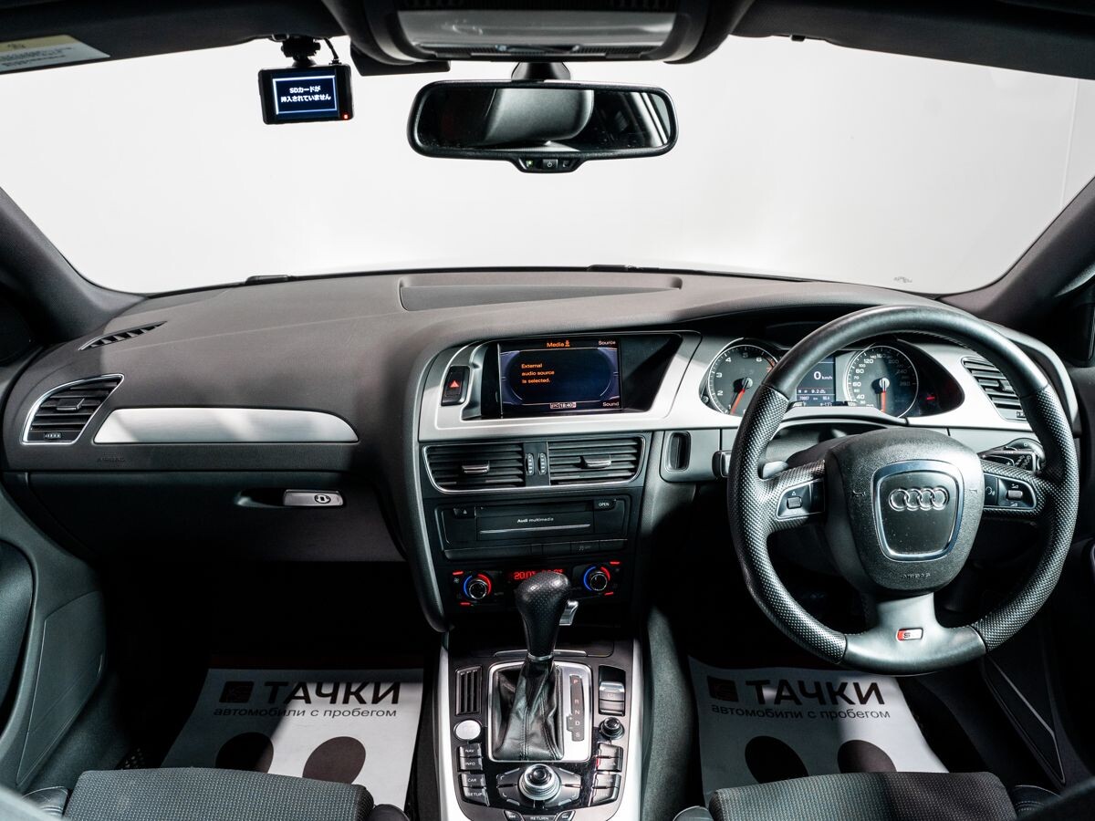 Audi A4 2011 - фото автомобиля