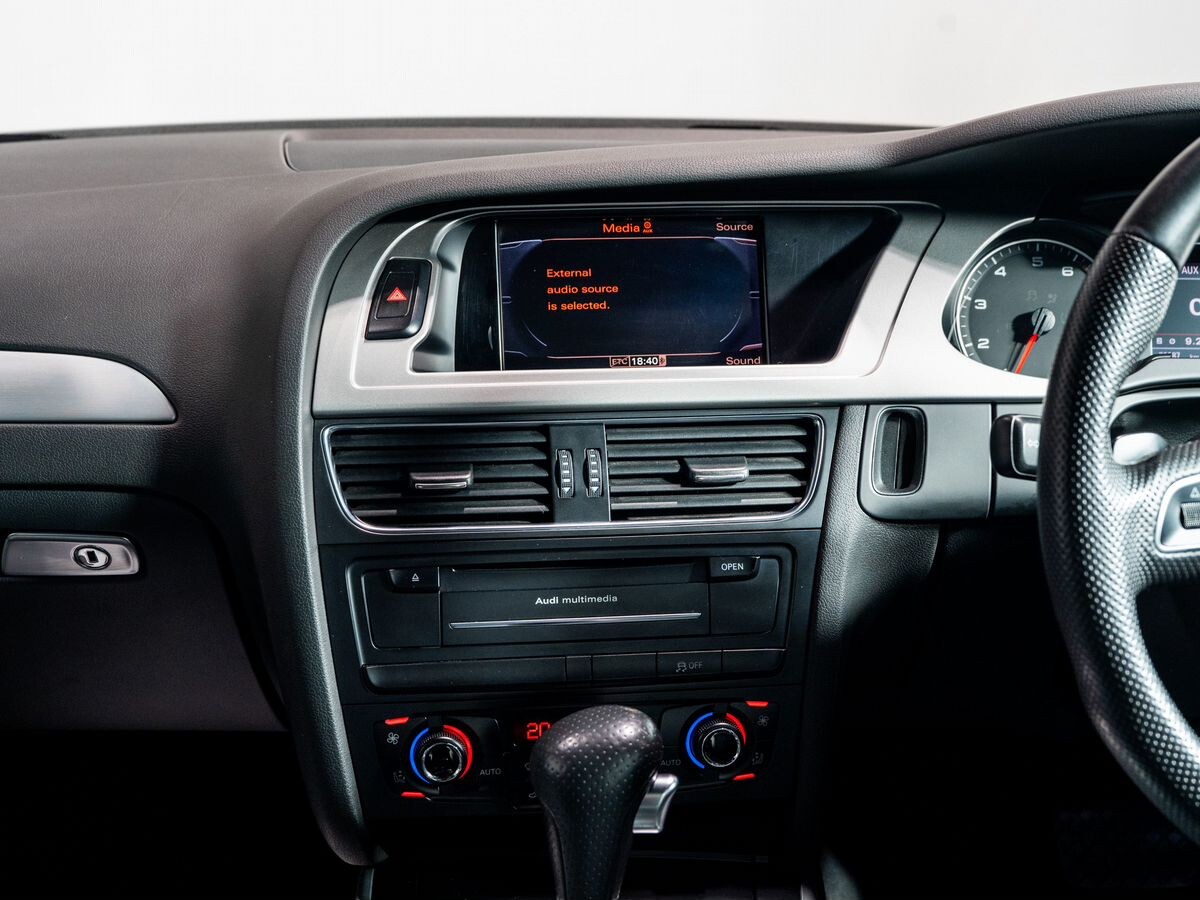 Audi A4 2011 - фото автомобиля