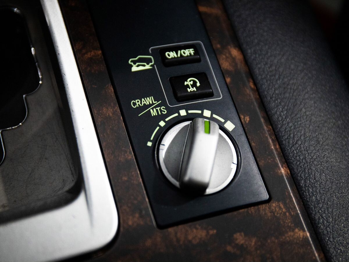 Toyota Land Cruiser 2012 - фото автомобиля