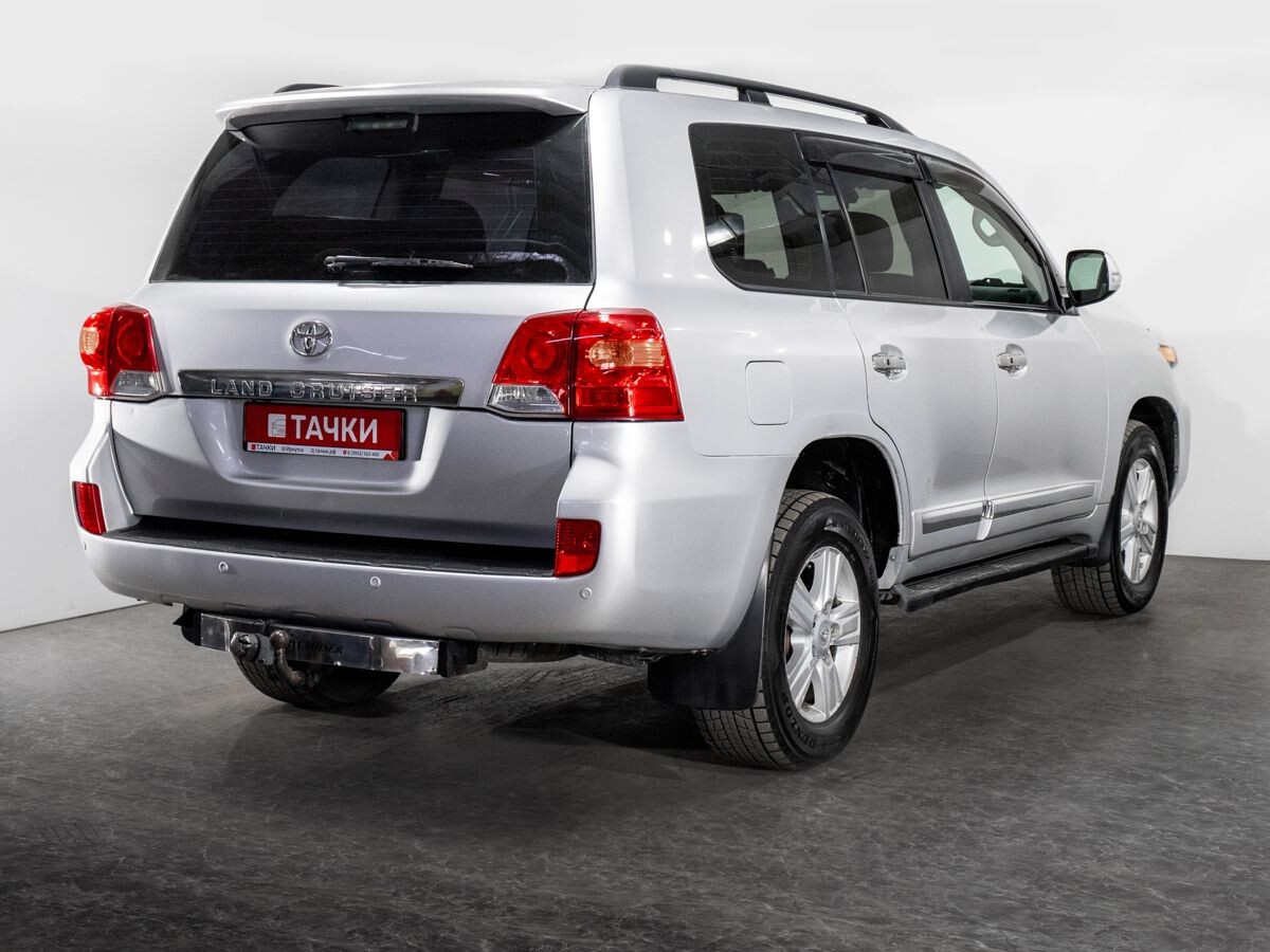 Toyota Land Cruiser 2012 - фото автомобиля