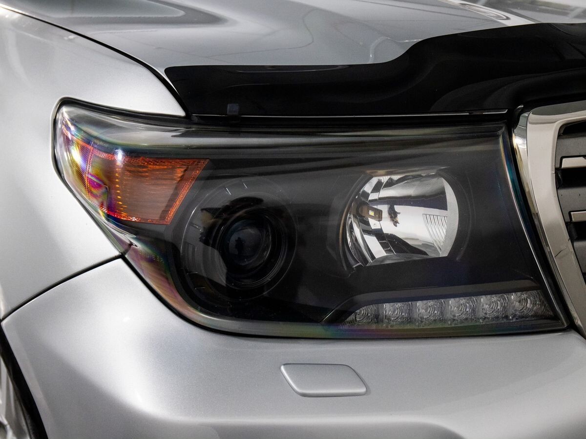 Toyota Land Cruiser 2012 - фото автомобиля