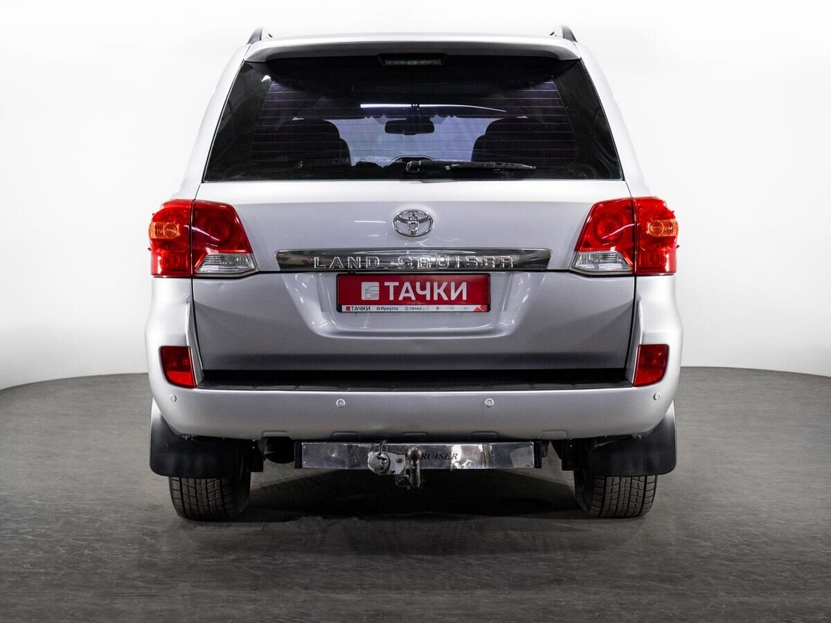 Toyota Land Cruiser 2012 - фото автомобиля