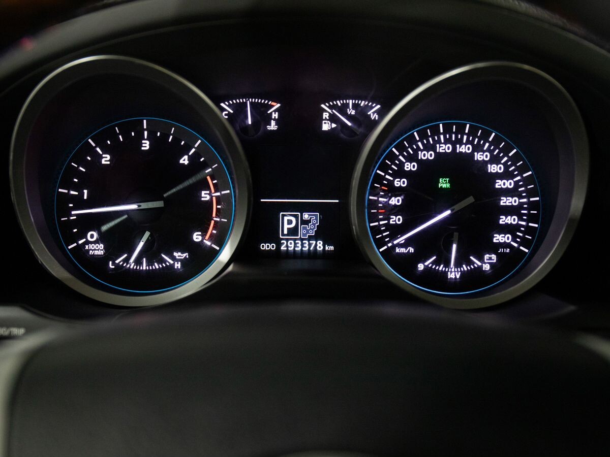 Toyota Land Cruiser 2012 - фото автомобиля