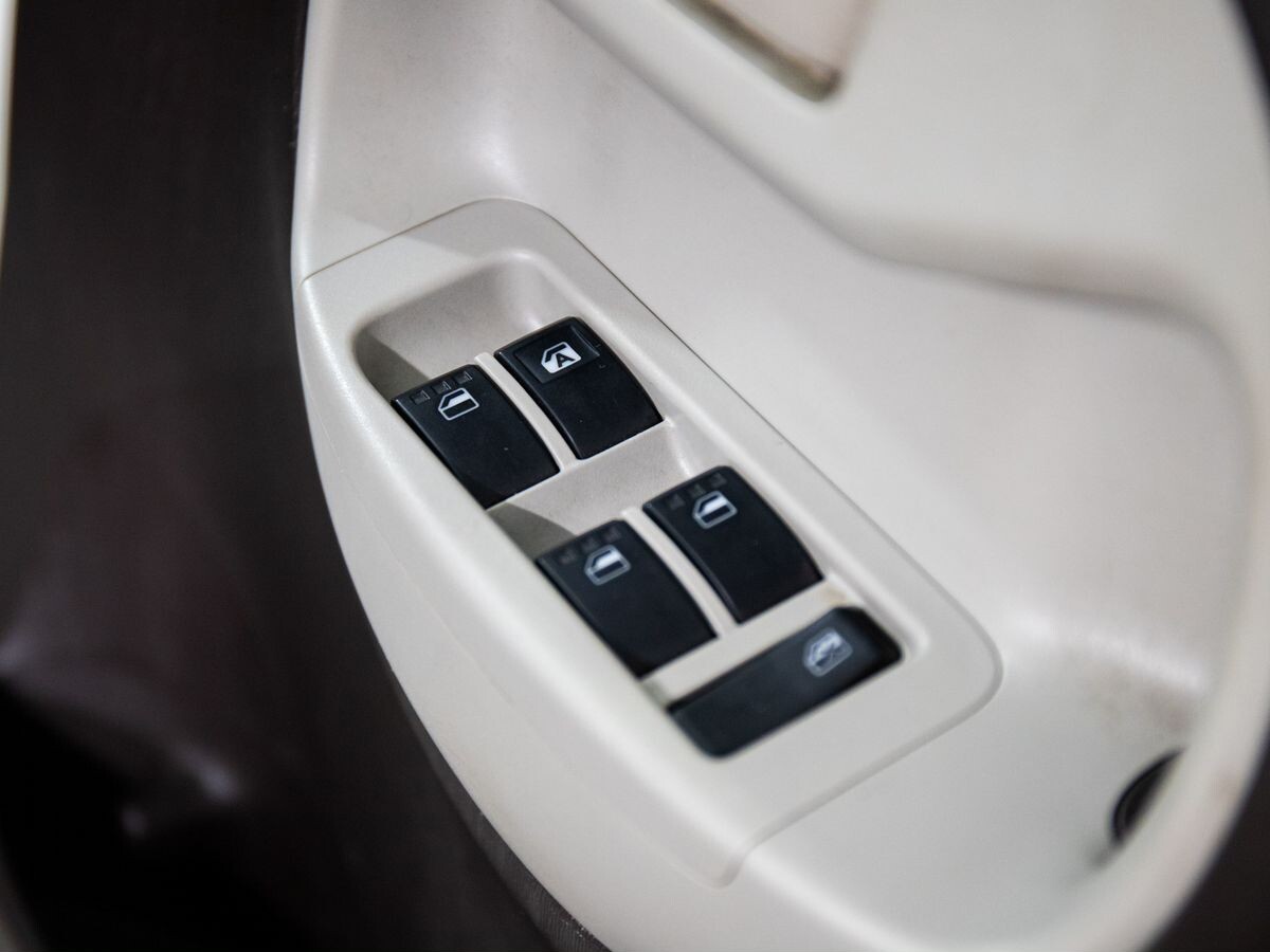 Toyota Passo 2013 - фото автомобиля