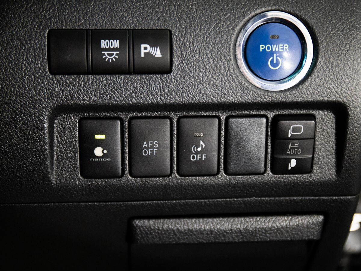 Toyota Vellfire 2014 - фото автомобиля