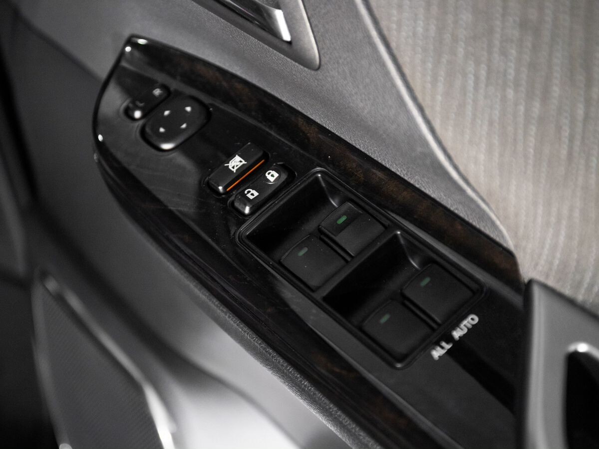 Toyota Vellfire 2014 - фото автомобиля