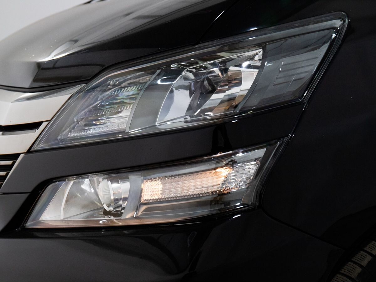 Toyota Vellfire 2014 - фото автомобиля