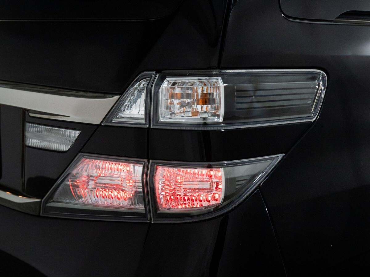 Toyota Vellfire 2014 - фото автомобиля