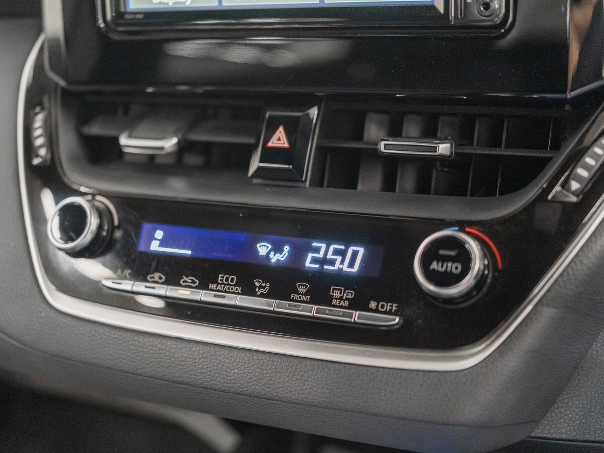 Toyota Corolla 2019 - фото автомобиля