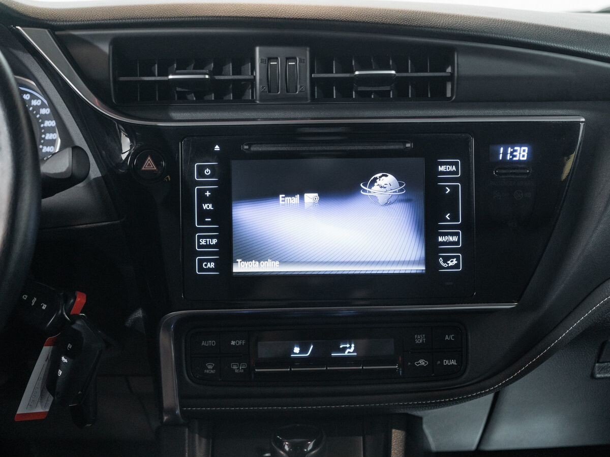 Toyota Corolla 2018 - фото автомобиля