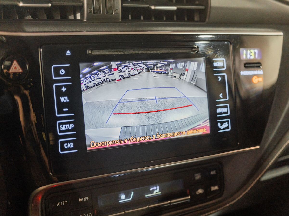 Toyota Corolla 2018 - фото автомобиля