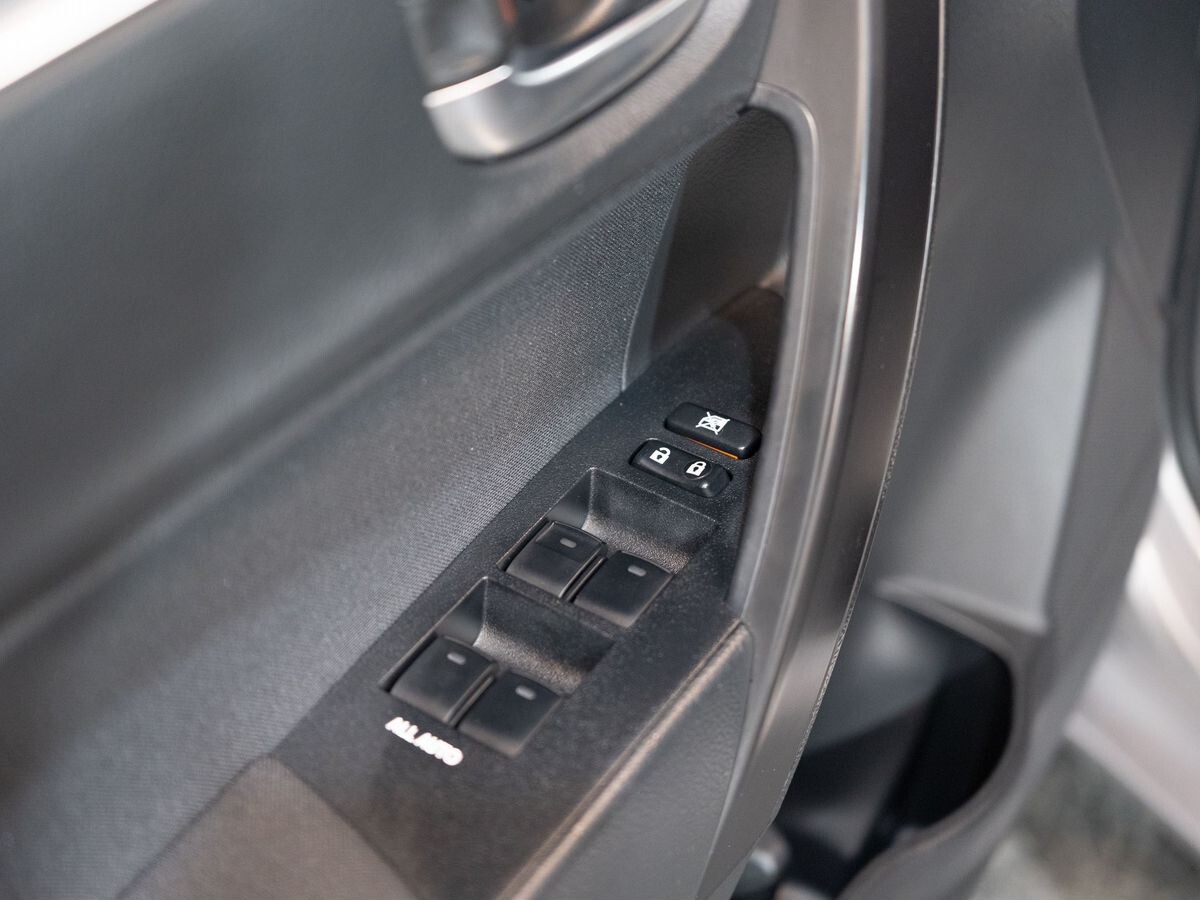 Toyota Corolla 2018 - фото автомобиля