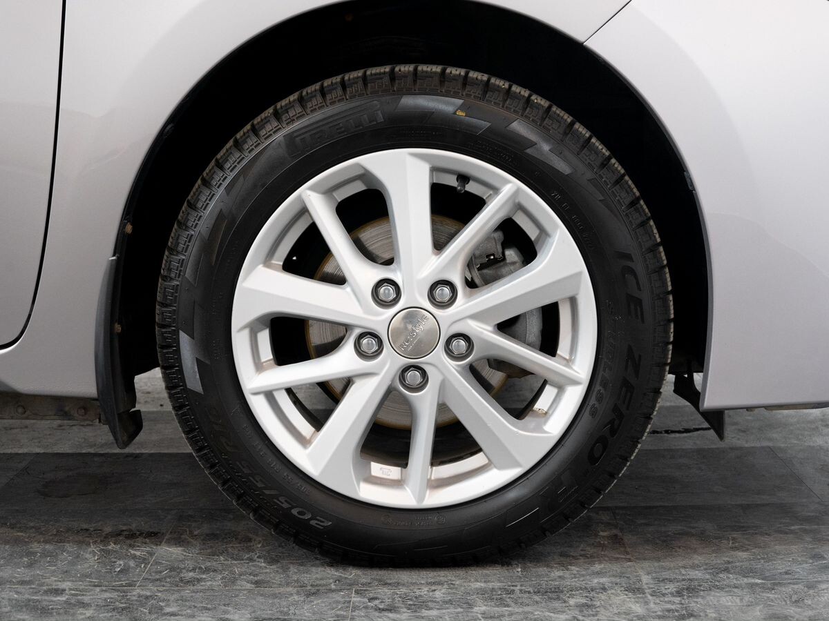 Toyota Corolla 2018 - фото автомобиля