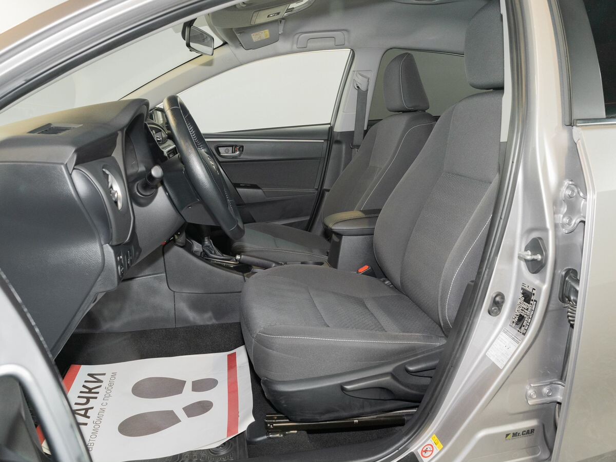 Toyota Corolla 2018 - фото автомобиля