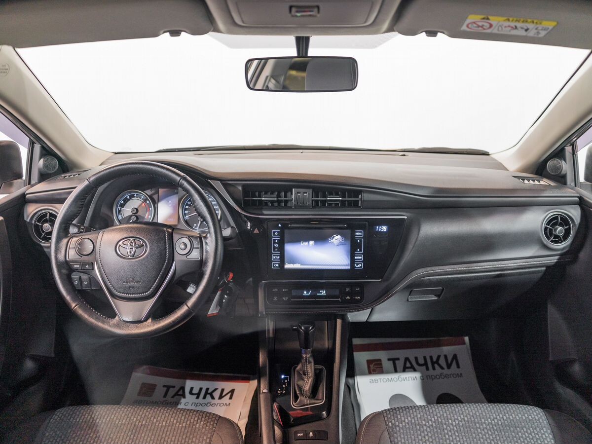 Toyota Corolla 2018 - фото автомобиля