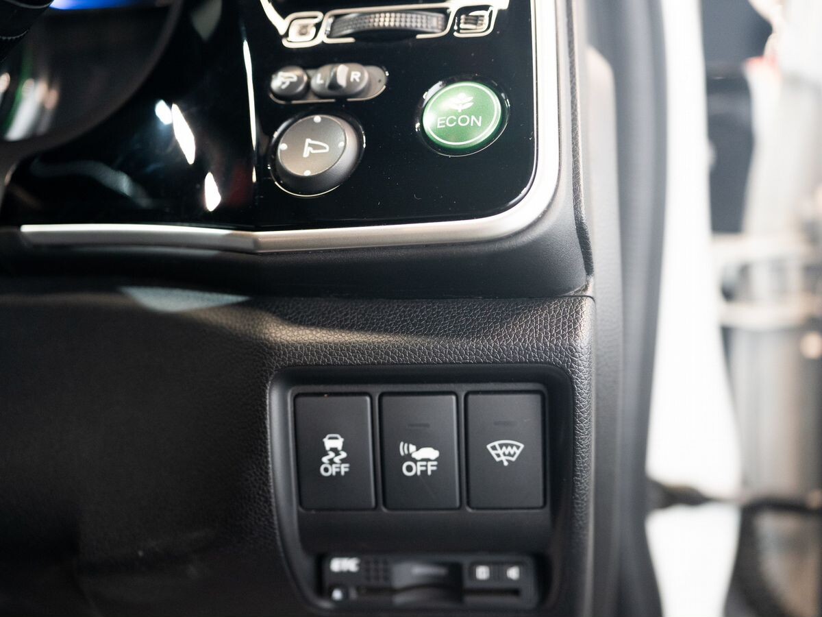 Honda Grace 2014 - фото автомобиля