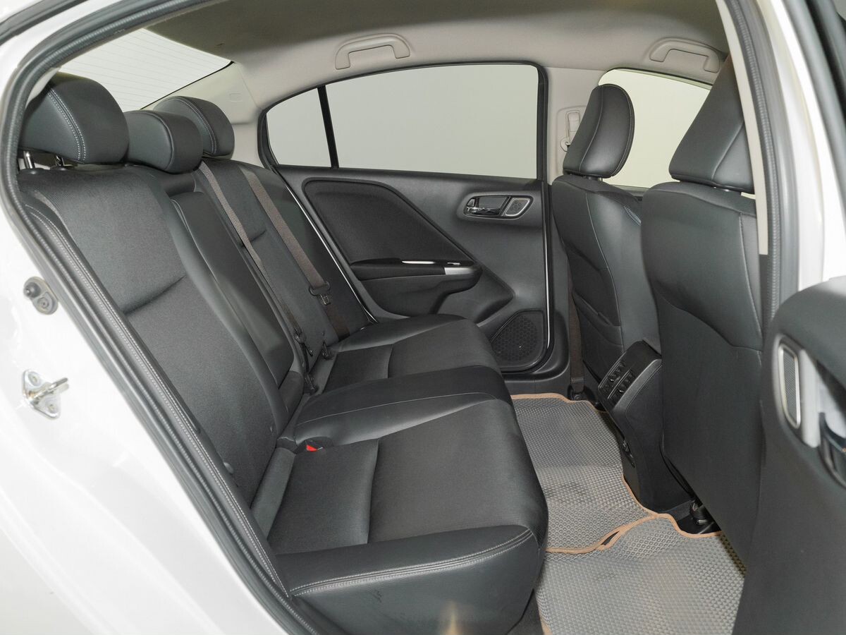 Honda Grace 2014 - фото автомобиля