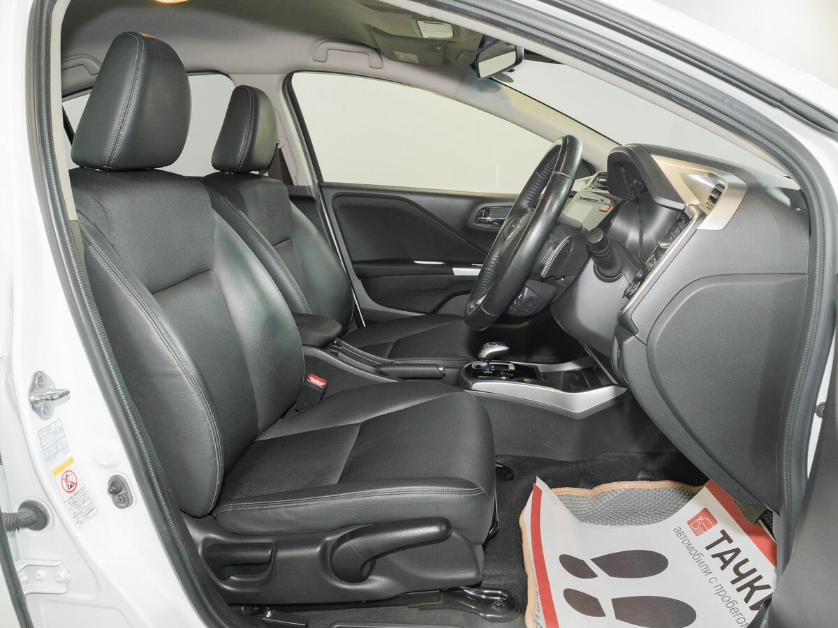 Honda Grace 2014 - фото автомобиля