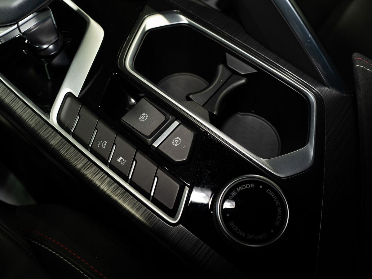 Geely Tugella 2023 - фото автомобиля