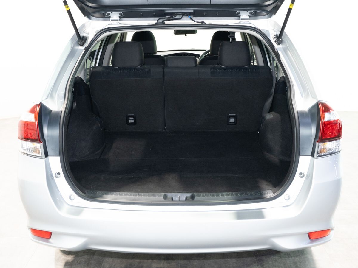 Toyota Corolla 2016 - фото автомобиля