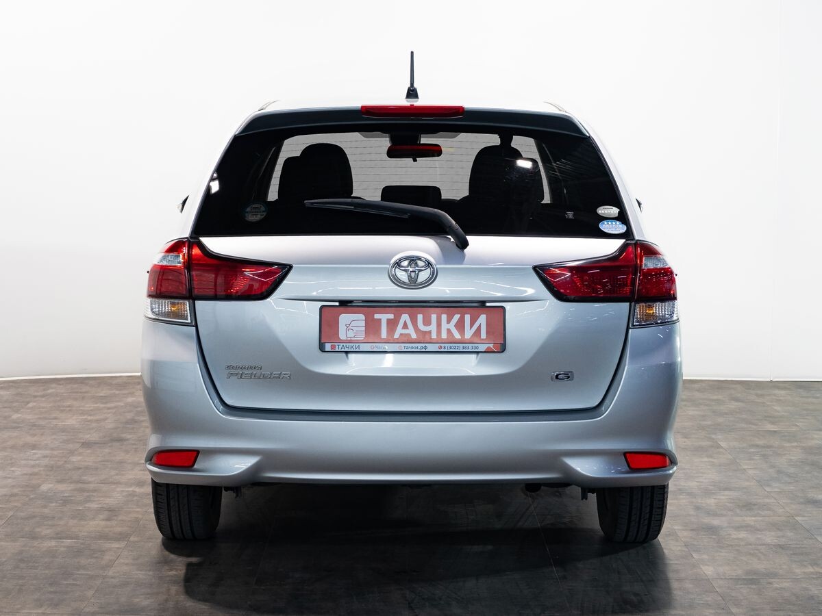 Toyota Corolla 2016 - фото автомобиля