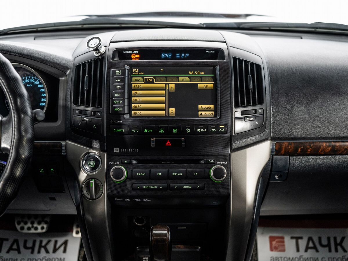 Toyota Land Cruiser 2011 - фото автомобиля