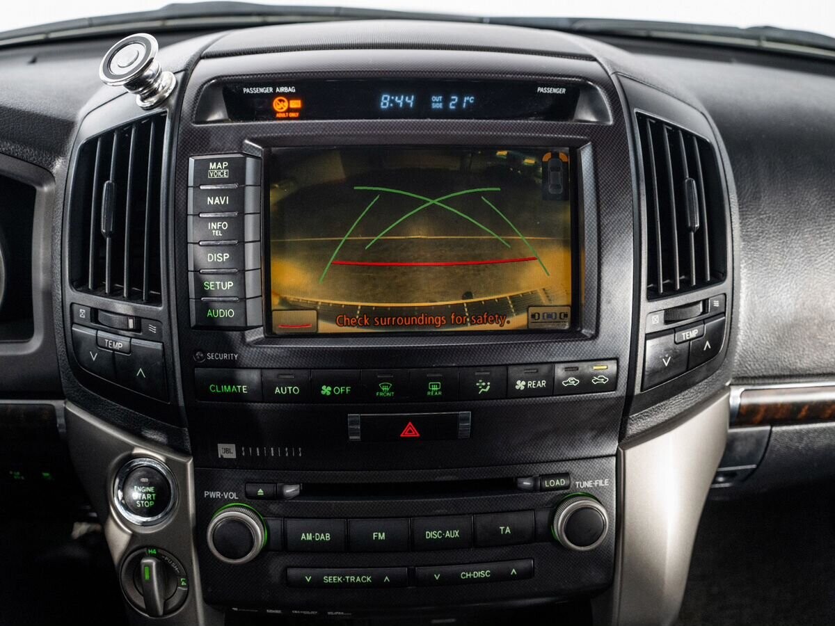 Toyota Land Cruiser 2011 - фото автомобиля