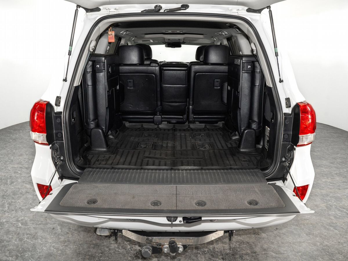 Toyota Land Cruiser 2011 - фото автомобиля