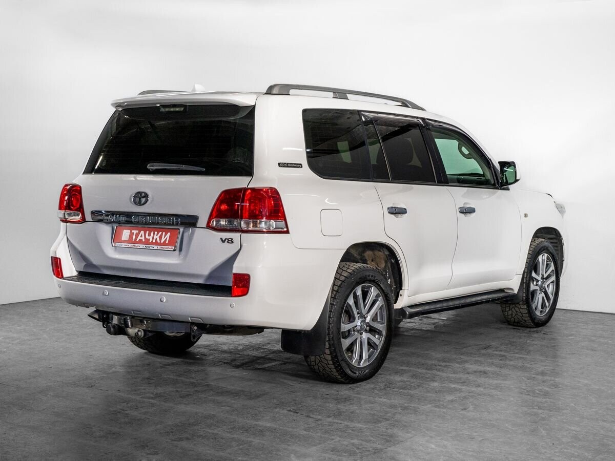 Toyota Land Cruiser 2011 - фото автомобиля