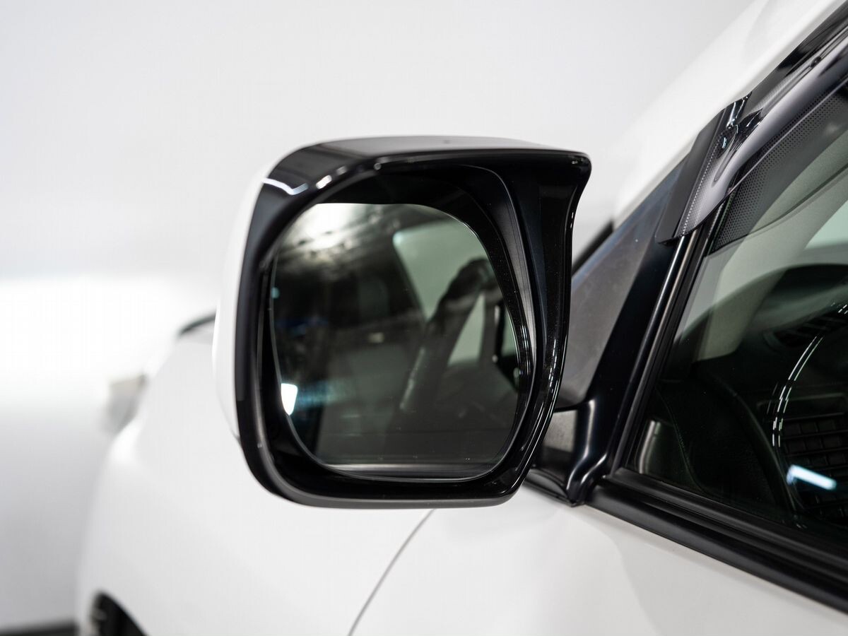 Toyota Land Cruiser 2011 - фото автомобиля