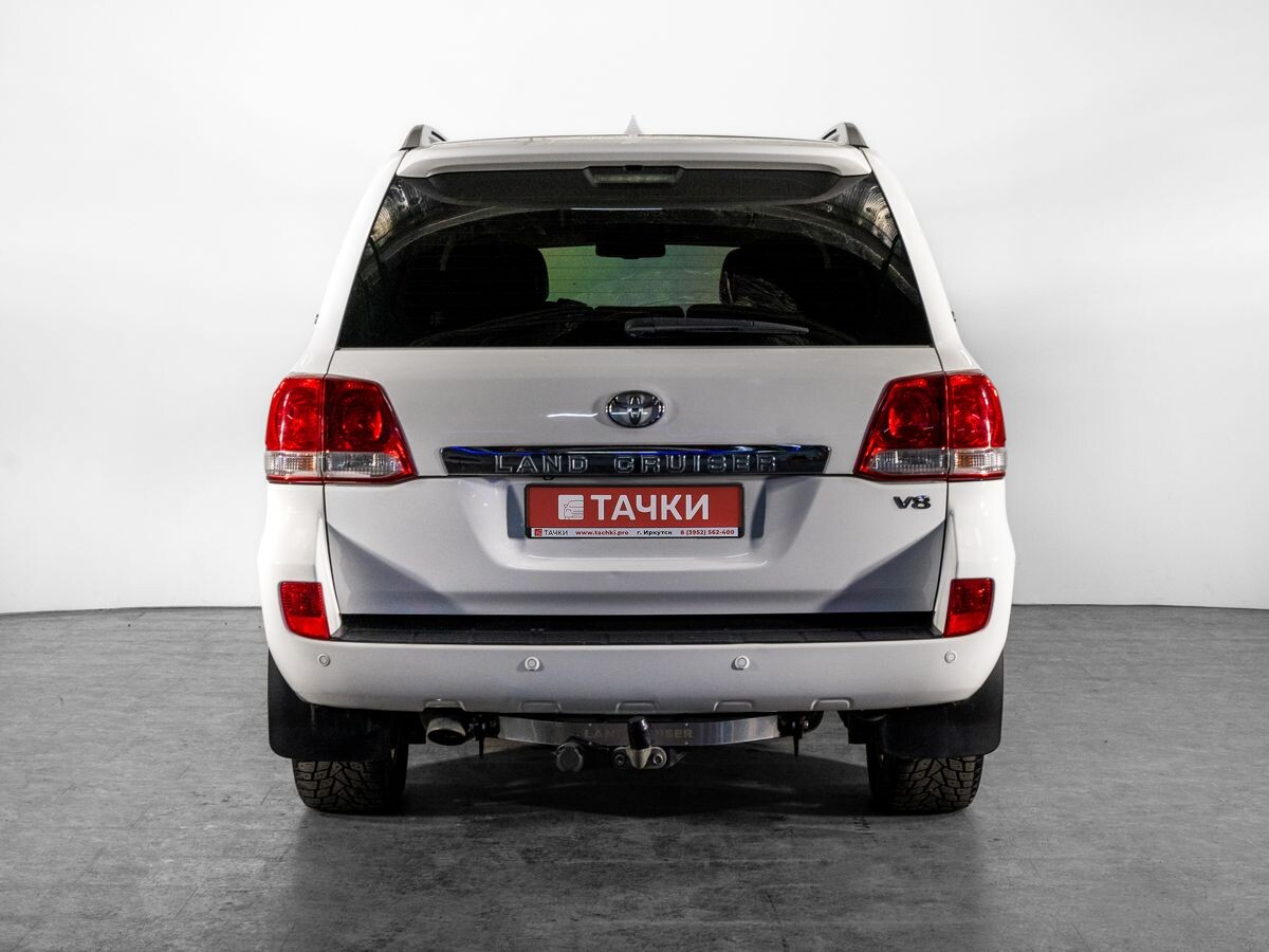 Toyota Land Cruiser 2011 - фото автомобиля