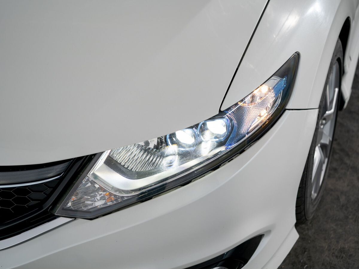 Honda Jade 2015 - фото автомобиля