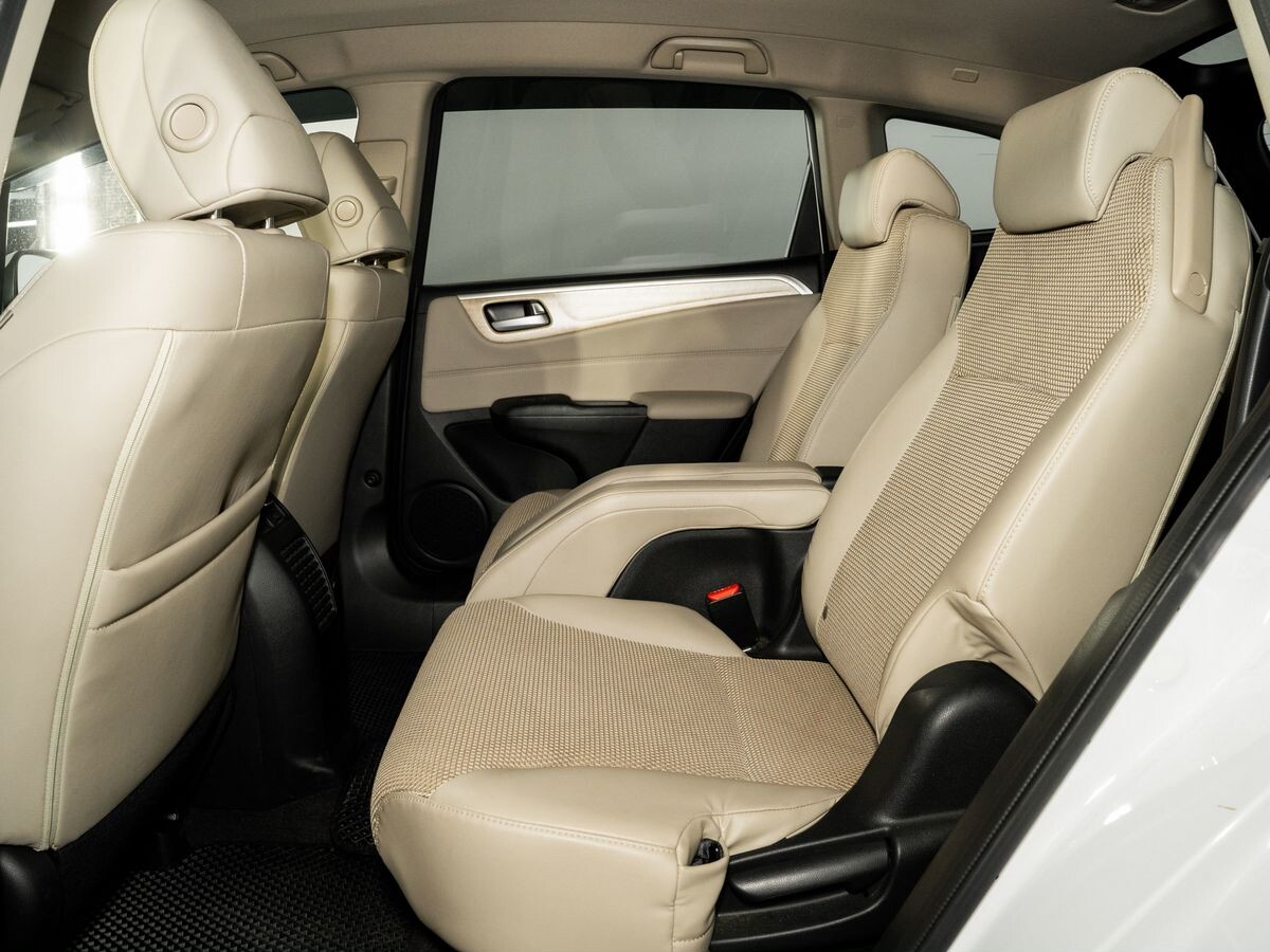 Honda Jade 2015 - фото автомобиля