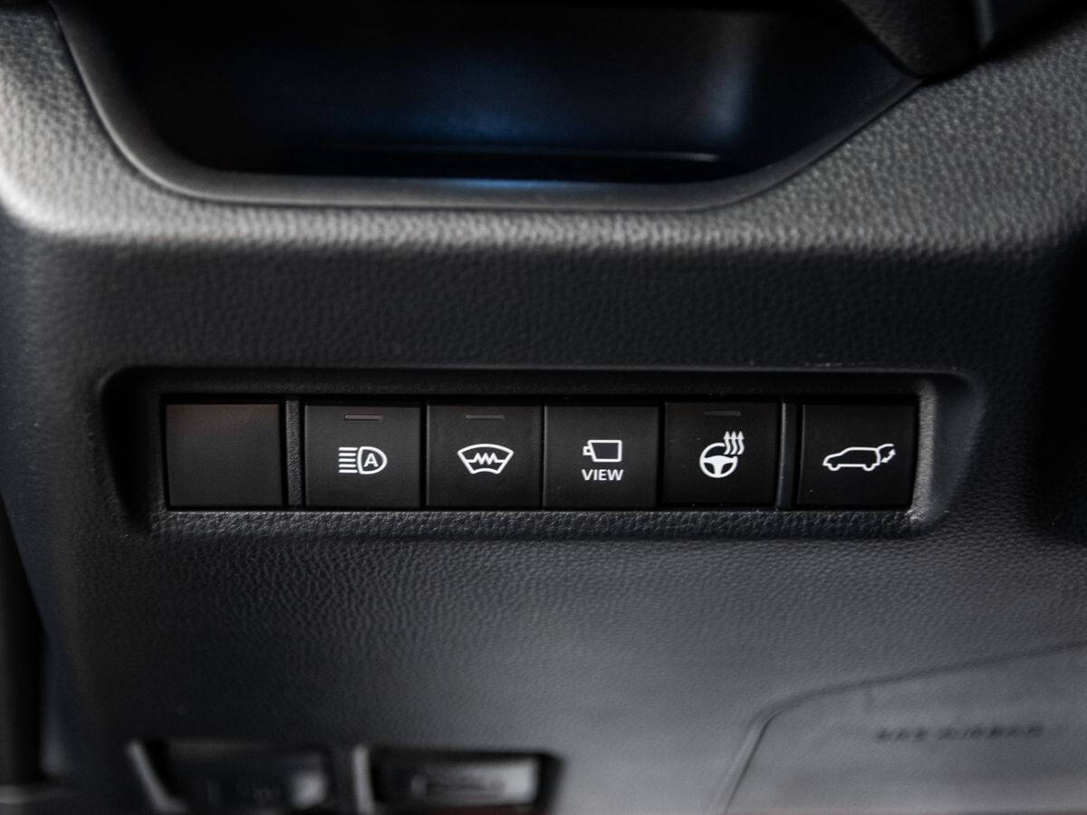 Toyota RAV4 2021 - фото автомобиля