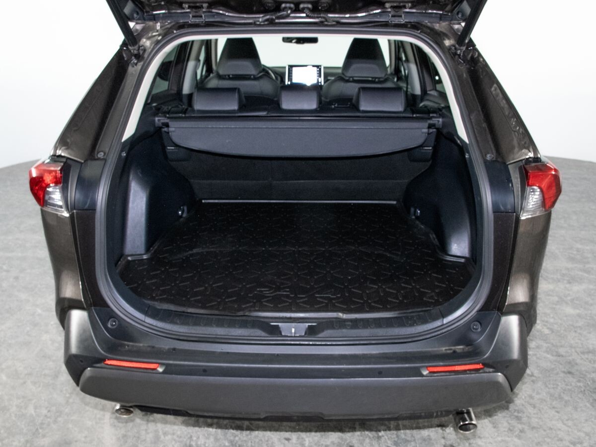 Toyota RAV4 2021 - фото автомобиля