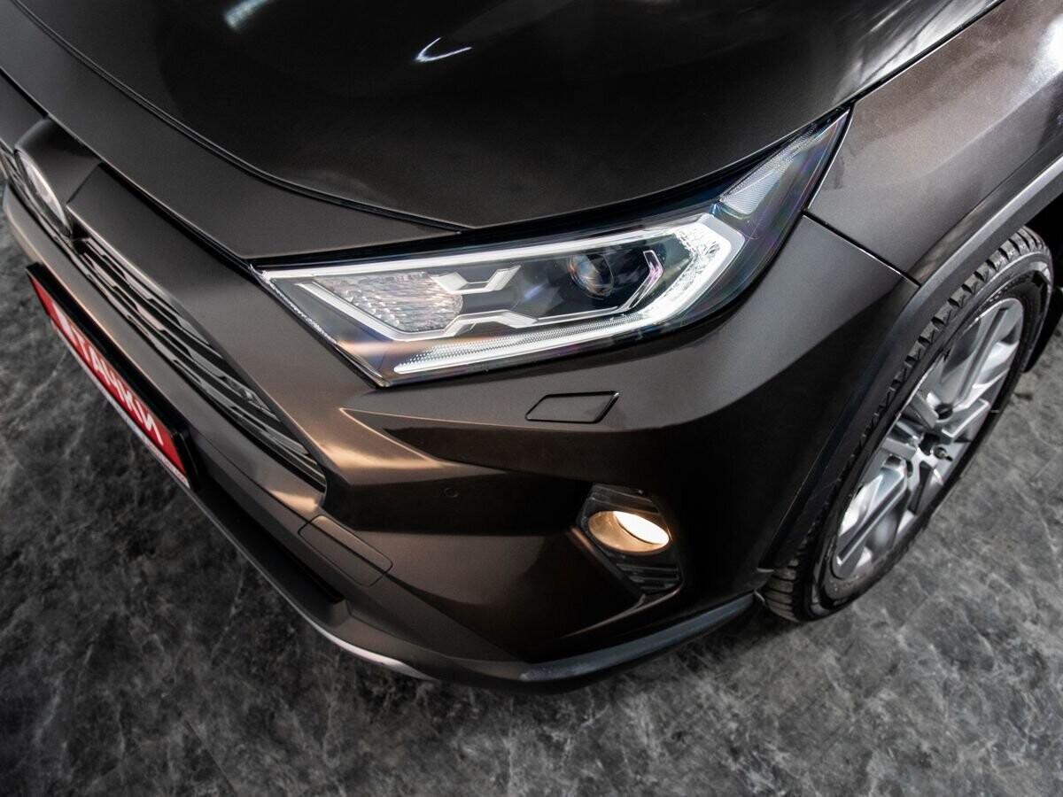 Toyota RAV4 2021 - фото автомобиля