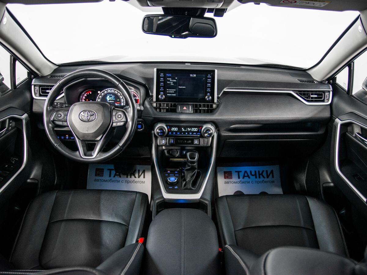 Toyota RAV4 2021 - фото автомобиля