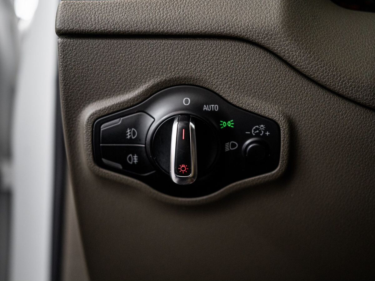 Audi Q5 2011 - фото автомобиля