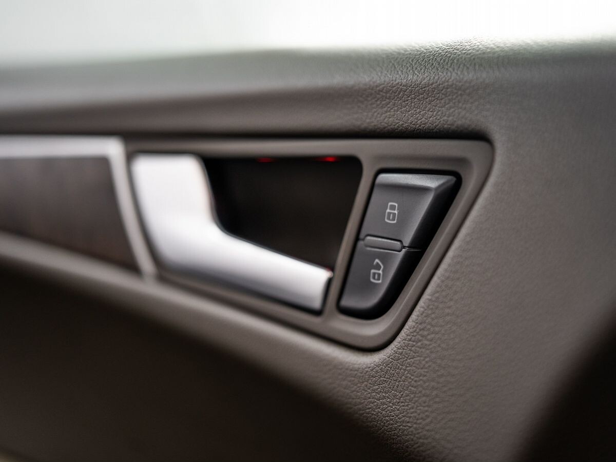 Audi Q5 2011 - фото автомобиля