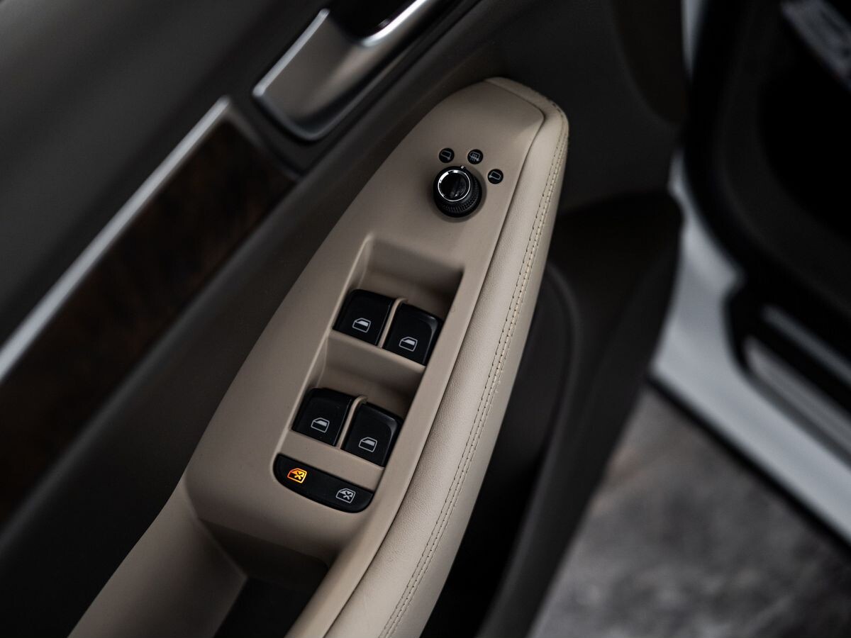 Audi Q5 2011 - фото автомобиля