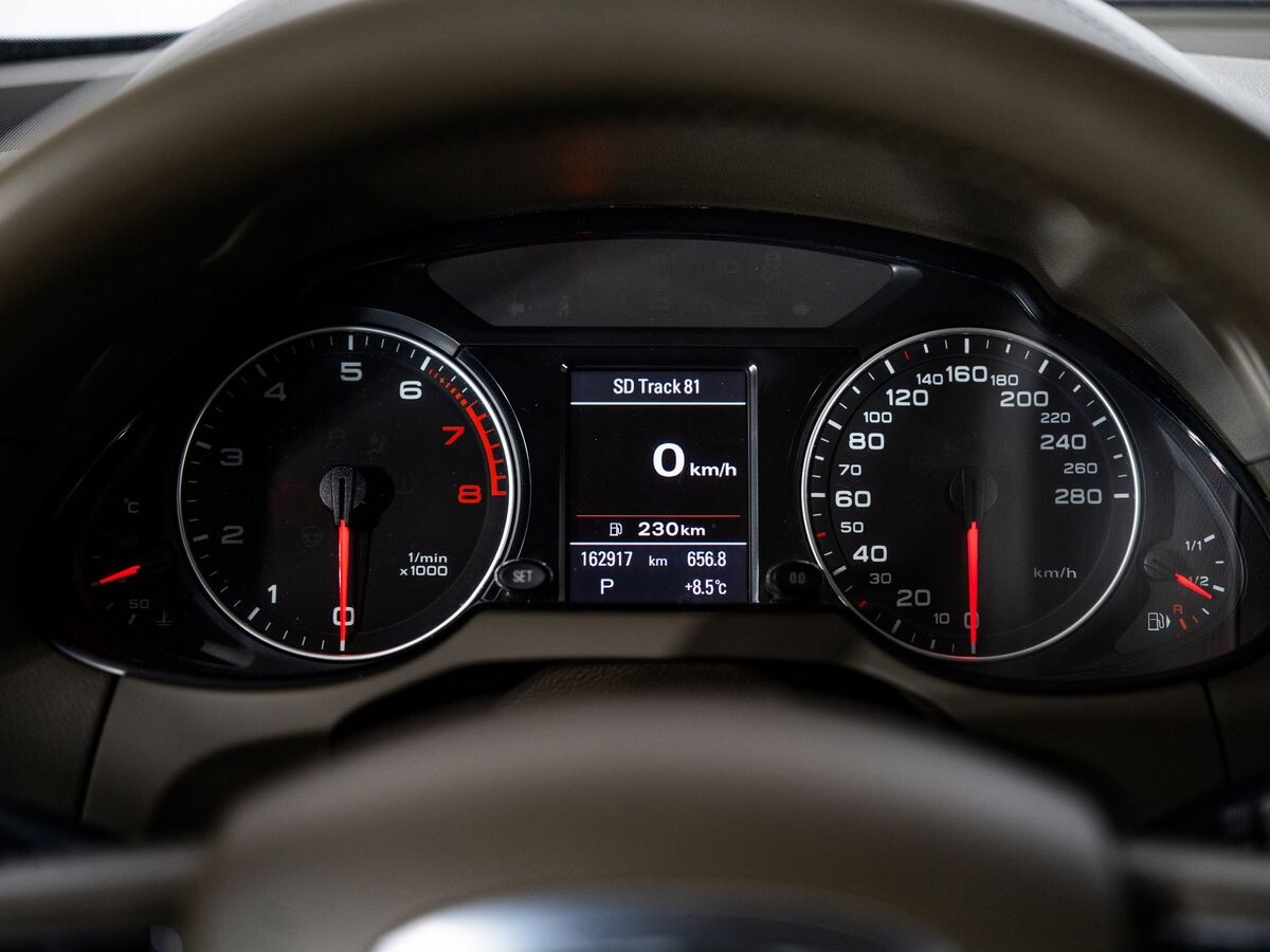 Audi Q5 2011 - фото автомобиля