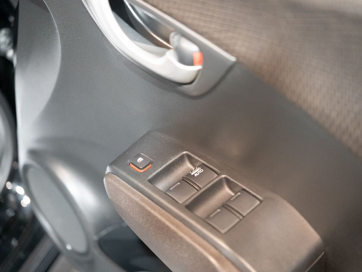 Honda Fit Shuttle 2011 - фото автомобиля