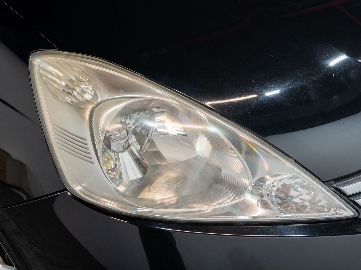 Honda Fit Shuttle 2011 - фото автомобиля