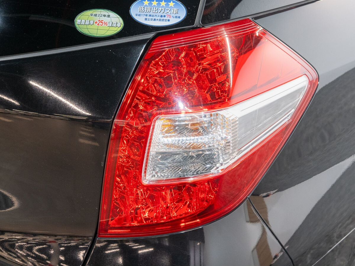 Honda Fit Shuttle 2011 - фото автомобиля