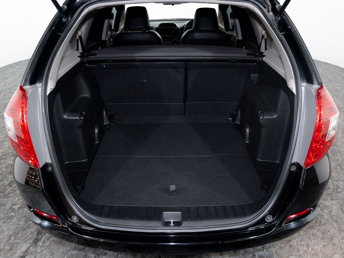 Honda Fit Shuttle 2011 - фото автомобиля